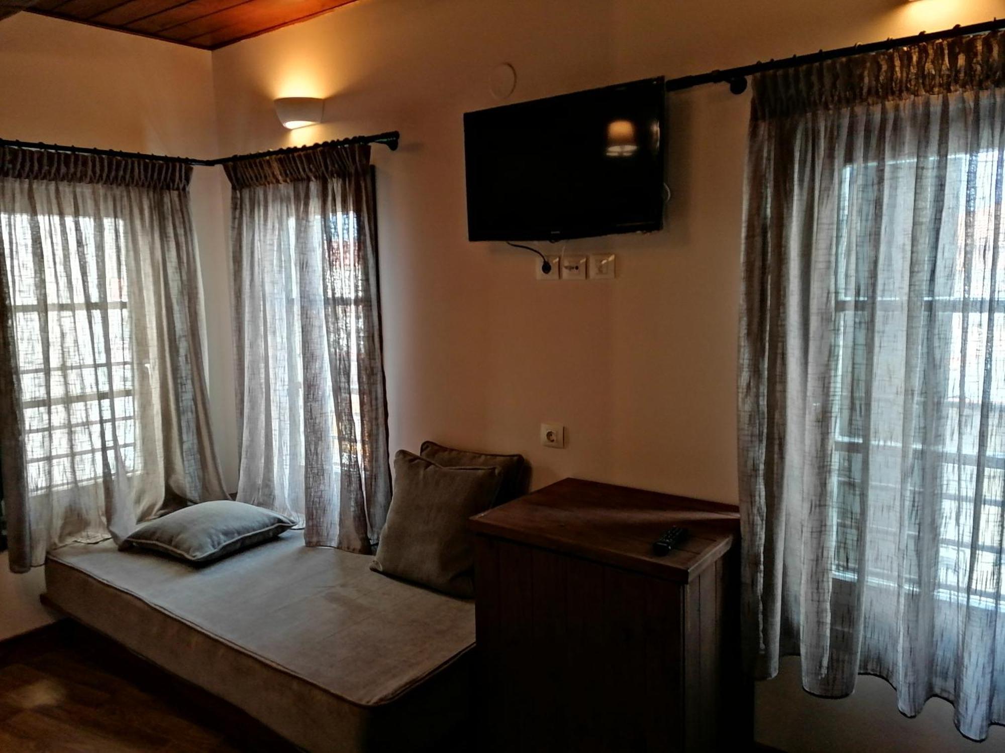 ליטוחורון Riverbed Traditional Guest House חדר תמונה